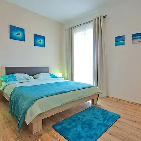 Mira Villa *