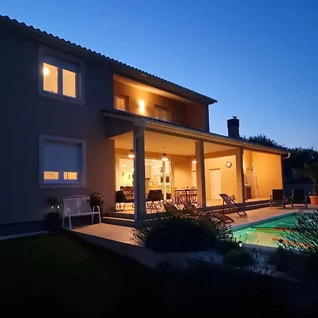Mira Villa *